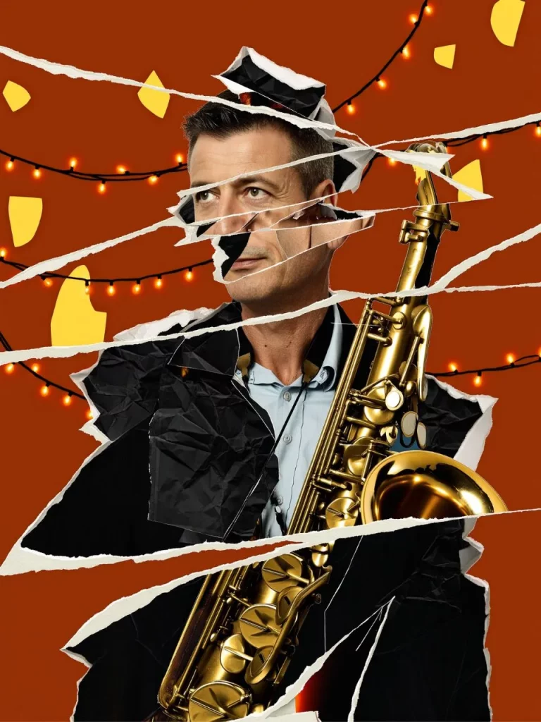 Texte alternatif (ALT) : Portrait artistique de MARC SAX, saxophoniste et DJ, tenant son saxophone sur fond orange lumineux, style collage moderne et ambiance musicale chaleureuse.